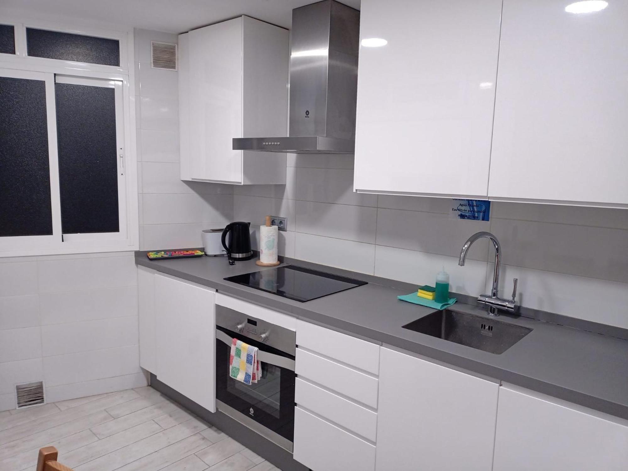 Piso Con Parkinprivado Y A10Minutosdelaplayaandando Apartment มาลากา ภายนอก รูปภาพ